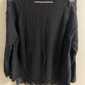 Metrostyle Black Women's Sweatshirt with Lace Trim